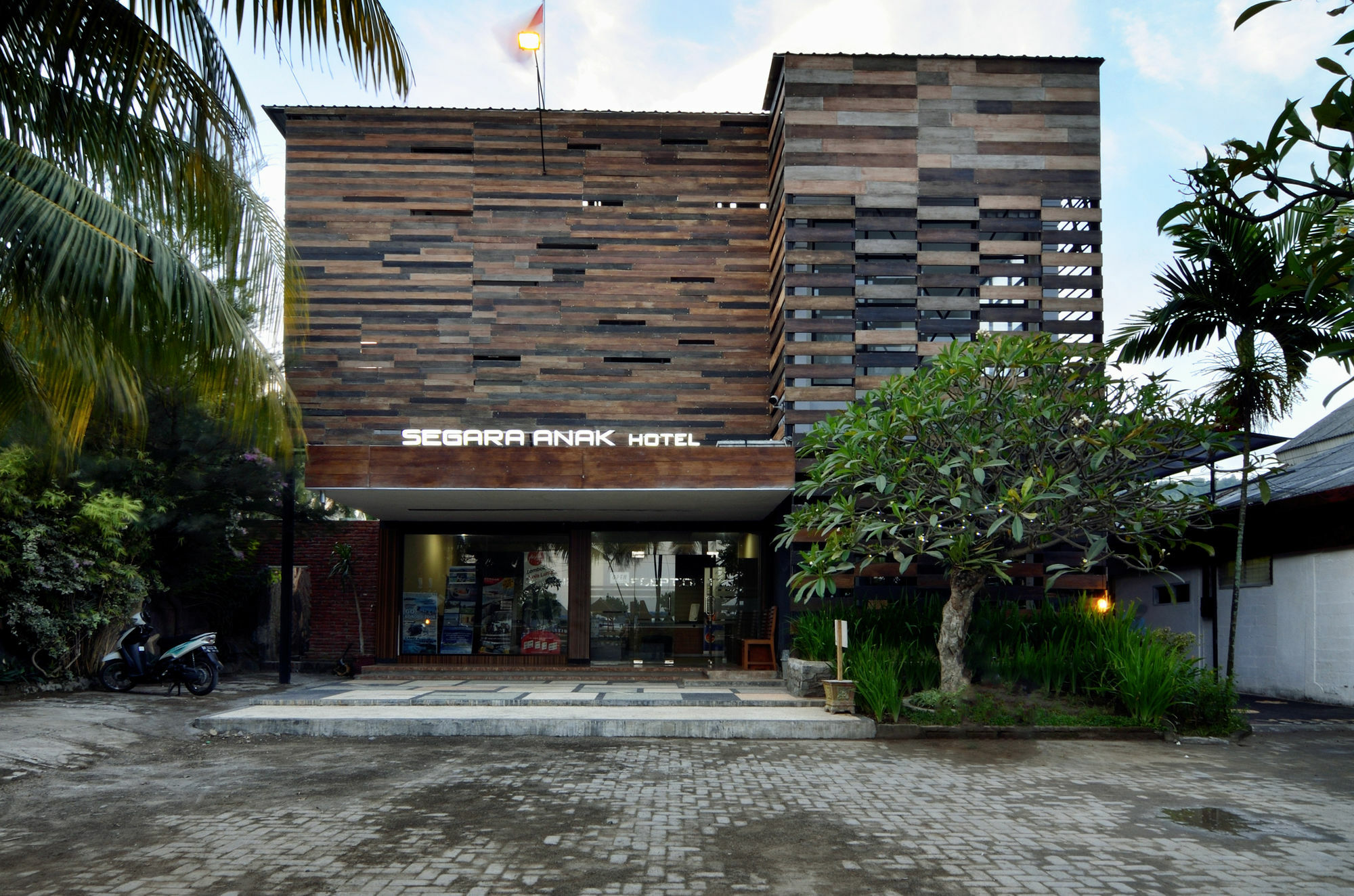 Segara Anak Bungalow & Restaurant Kuta  Luaran gambar