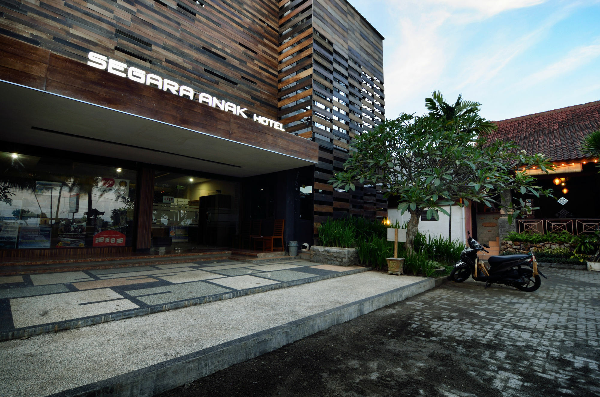 Segara Anak Bungalow & Restaurant Kuta  Luaran gambar